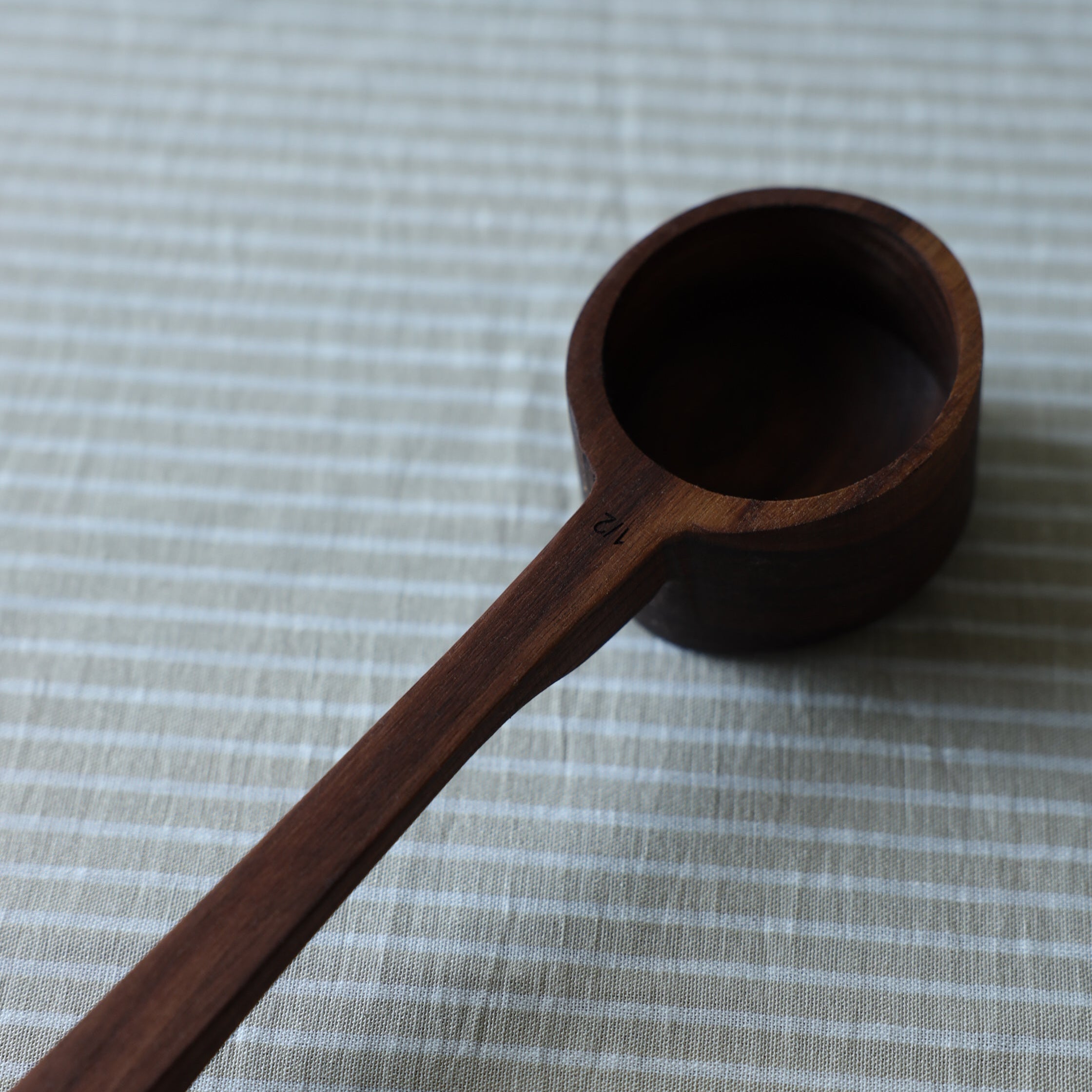 Tasse à mesurer — Profondeur