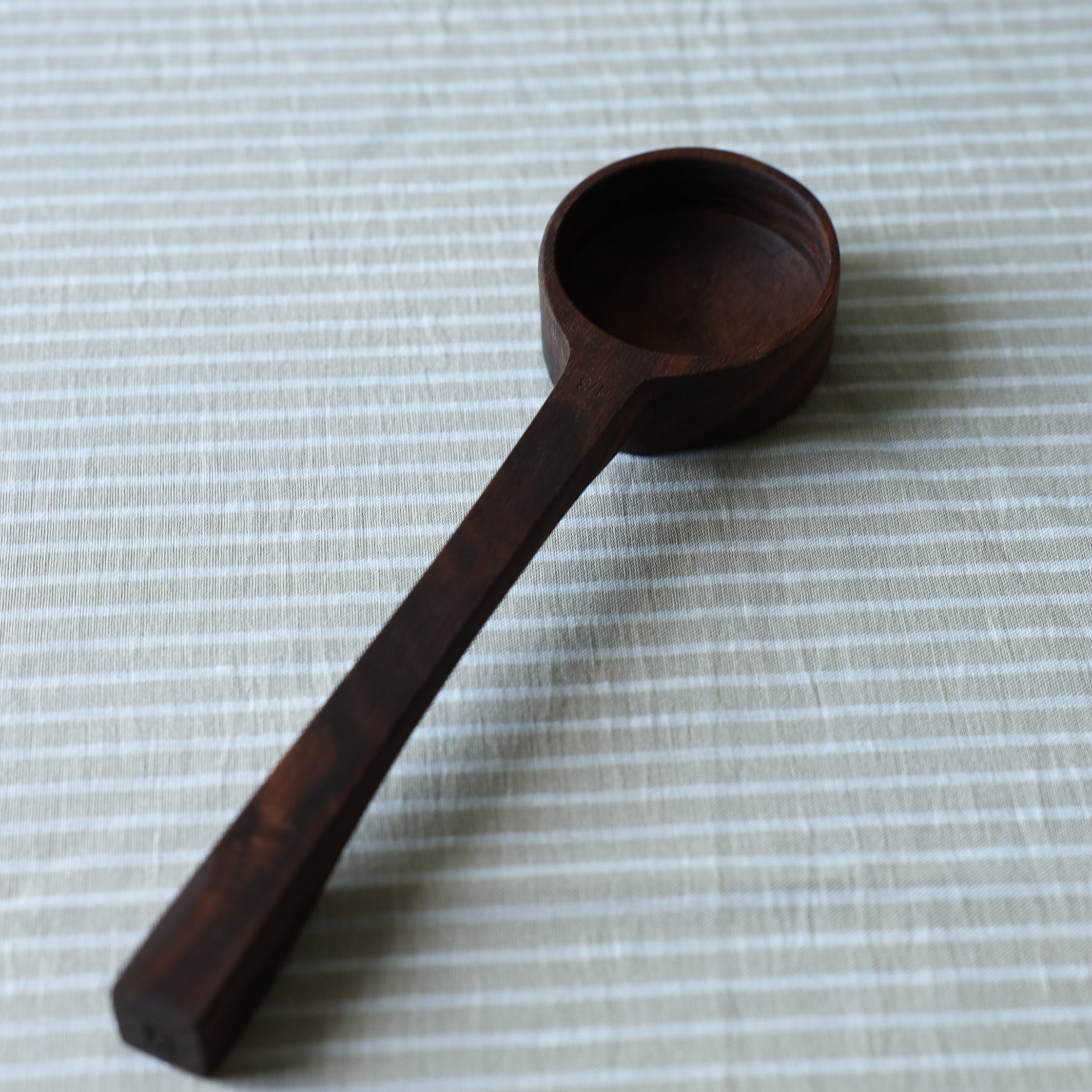 Tasse à mesurer — Profondeur